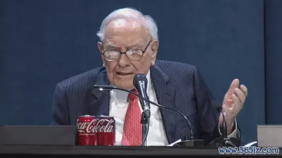 专业网上配资 巴菲特警示财政政策风险：“财政政策让我害怕”